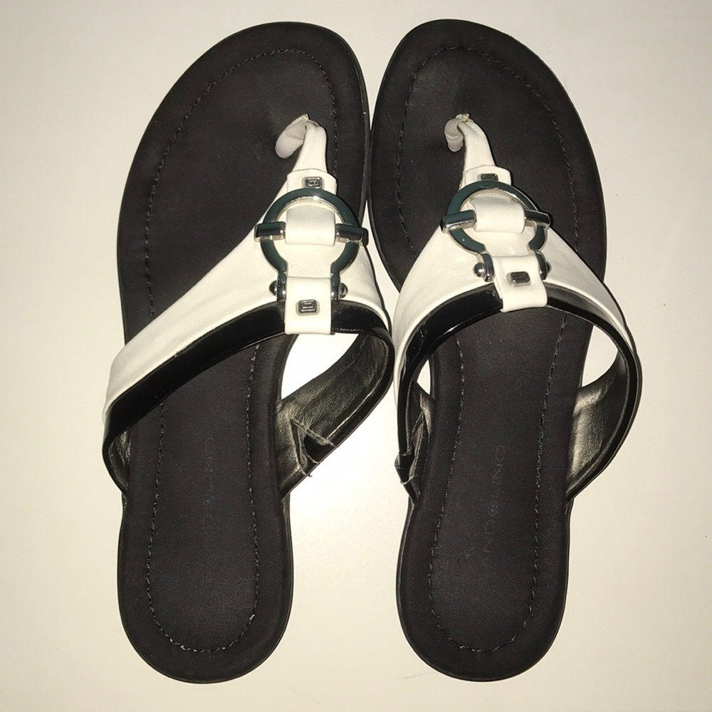 Bandolino Black and White Sandals